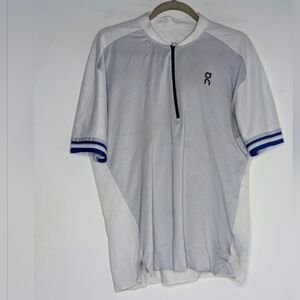 On Running •  Clubhouse Zip Men's T-Shirt Size XL
